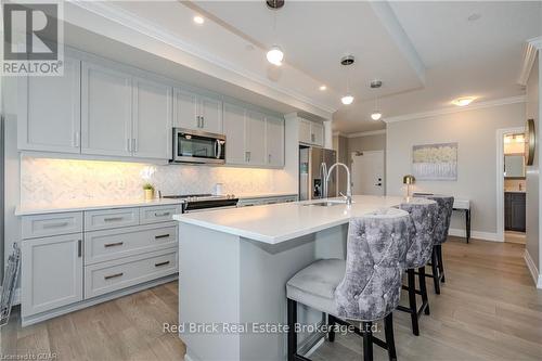 805 - 1880 Gordon Street, Guelph (Guelph South), ON - Indoor Photo Showing Kitchen With Stainless Steel Kitchen With Upgraded Kitchen