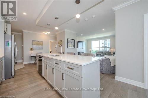 805 - 1880 Gordon Street, Guelph (Guelph South), ON - Indoor Photo Showing Kitchen