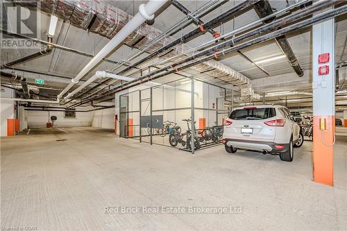 805 - 1880 Gordon Street, Guelph (Guelph South), ON - Indoor Photo Showing Garage