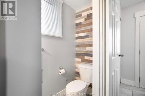 305 Mercer Street, Chatham, ON - Indoor Photo Showing Bathroom