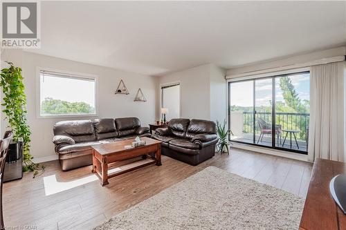 260 Sheldon Avenue N Unit# 706, Kitchener, ON - Indoor Photo Showing Living Room