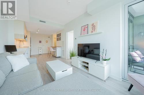 308 - 3005 Pine Glen Road, Oakville, ON - Indoor Photo Showing Living Room