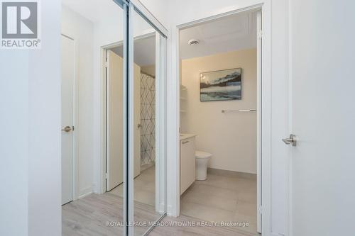 308 - 3005 Pine Glen Road, Oakville, ON - Indoor Photo Showing Bathroom