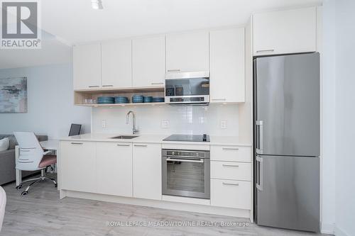 308 - 3005 Pine Glen Road, Oakville, ON - Indoor Photo Showing Kitchen