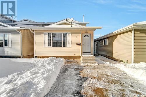 216 Dunlop Street, Saskatoon, SK - Outdoor