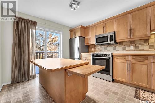 216 Dunlop Street, Saskatoon, SK - Indoor Photo Showing Kitchen