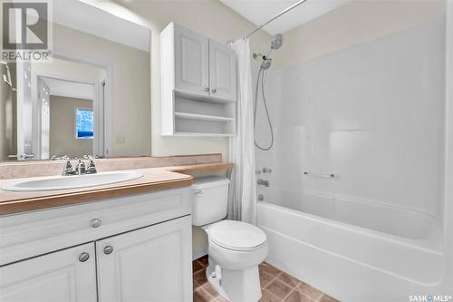 216 Dunlop Street, Saskatoon, SK - Indoor Photo Showing Bathroom