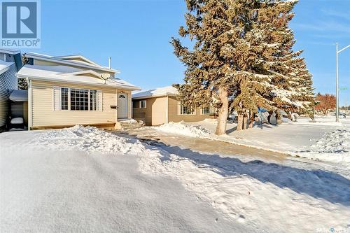 216 Dunlop Street, Saskatoon, SK - Outdoor