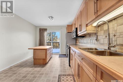 216 Dunlop Street, Saskatoon, SK - Indoor Photo Showing Kitchen With Double Sink