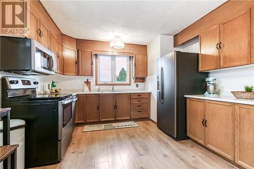 1190 Leedale Avenue, Sudbury, ON - Indoor Photo Showing Kitchen