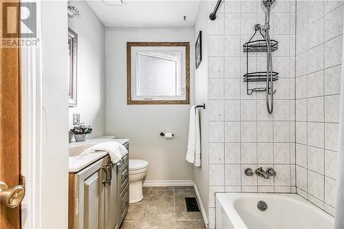 1190 Leedale Avenue, Sudbury, ON - Indoor Photo Showing Bathroom