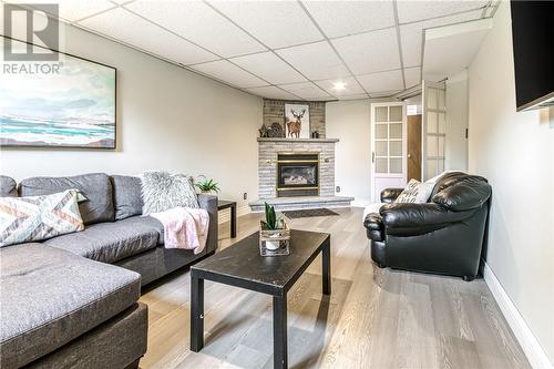 1190 Leedale Avenue, Sudbury, ON - Indoor Photo Showing Living Room With Fireplace