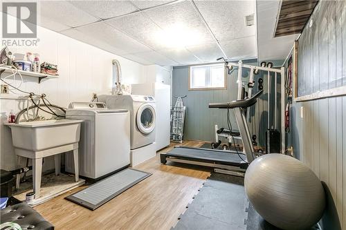 1190 Leedale Avenue, Sudbury, ON - Indoor Photo Showing Laundry Room