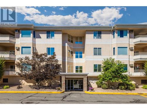 985 Klo Road Unit# 319, Kelowna, BC - Outdoor With Balcony With Facade