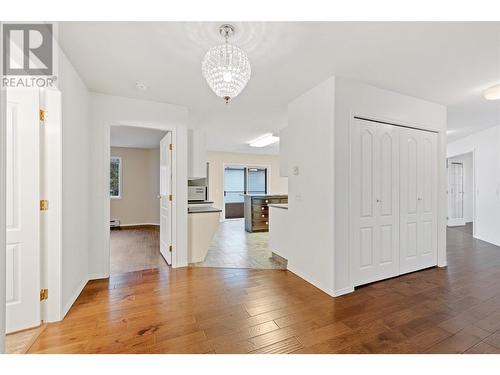 Spacious foyer - 985 Klo Road Unit# 319, Kelowna, BC - Indoor