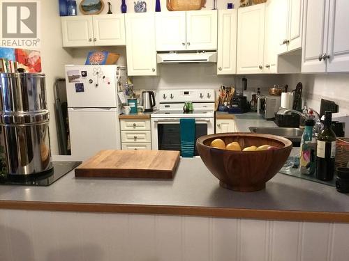 105 Knighton Road Unit# 106, Kimberley, BC - Indoor Photo Showing Kitchen With Double Sink