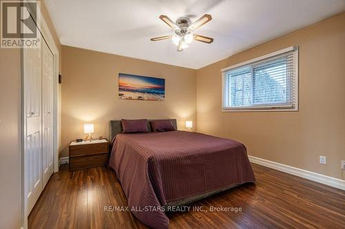 32 Kenedon Drive, Kawartha Lakes, ON - Indoor Photo Showing Bedroom