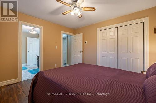 32 Kenedon Drive, Kawartha Lakes, ON - Indoor Photo Showing Bedroom