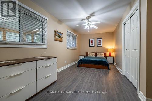 32 Kenedon Drive, Kawartha Lakes, ON - Indoor Photo Showing Bedroom