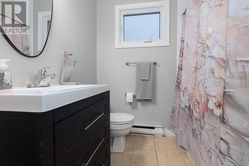 4 Trinity Street, St. John'S, NL - Indoor Photo Showing Bathroom