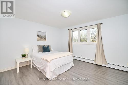 170 Iva Street, Welland (773 - Lincoln/Crowland), ON - Indoor Photo Showing Bedroom