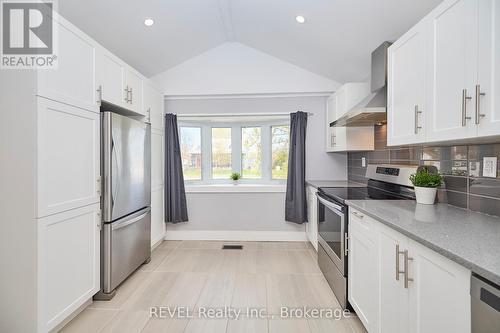 186 Wellington Street, Port Colborne, ON - Indoor Photo Showing Kitchen