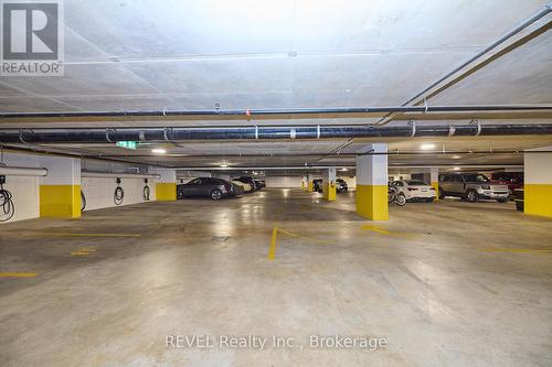 604 - 57 Lakeport Road, St. Catharines (Port Dalhousie), ON - Indoor Photo Showing Garage