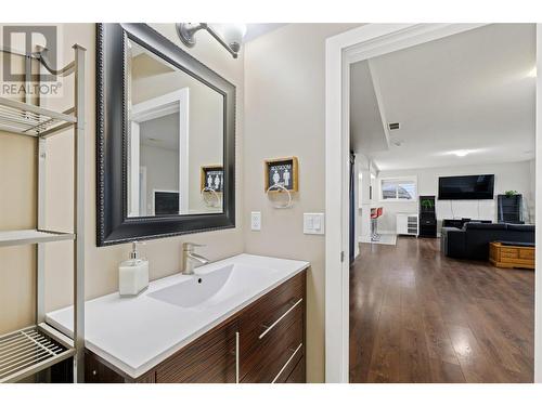 9749 Santina Road, Lake Country, BC - Indoor Photo Showing Bathroom