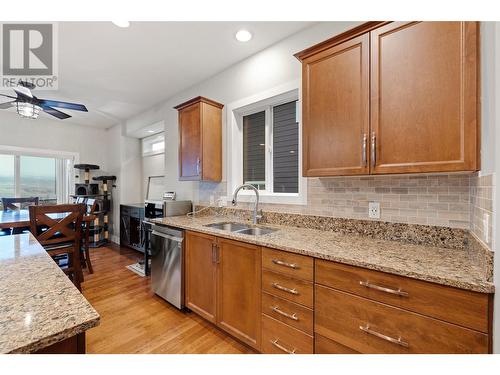 9749 Santina Road, Lake Country, BC - Indoor Photo Showing Kitchen With Double Sink