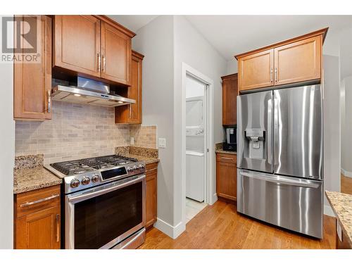 9749 Santina Road, Lake Country, BC - Indoor Photo Showing Kitchen