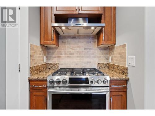 9749 Santina Road, Lake Country, BC - Indoor Photo Showing Kitchen