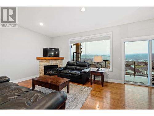 9749 Santina Road, Lake Country, BC - Indoor Photo Showing Living Room With Fireplace