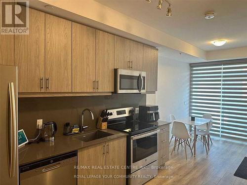 27 - 57 Finch Avenue, Toronto, ON - Indoor Photo Showing Kitchen