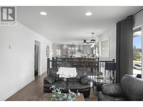 1694 Kingfisher Avenue, Kitimat, BC - Indoor Photo Showing Living Room