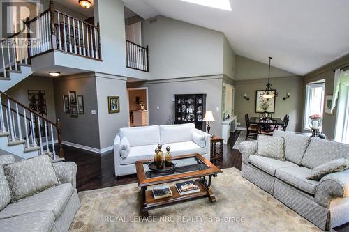 24 - 141 Welland Vale Road, St. Catharines (453 - Grapeview), ON - Indoor Photo Showing Living Room