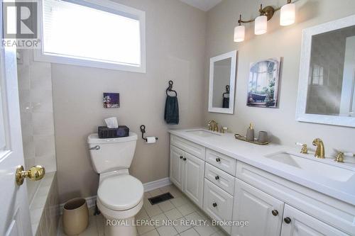 24 - 141 Welland Vale Road, St. Catharines (453 - Grapeview), ON - Indoor Photo Showing Bathroom