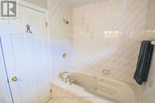 24 - 141 Welland Vale Road, St. Catharines (453 - Grapeview), ON - Indoor Photo Showing Bathroom