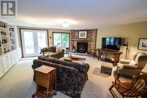 24 - 141 Welland Vale Road, St. Catharines (453 - Grapeview), ON - Indoor Photo Showing Living Room With Fireplace