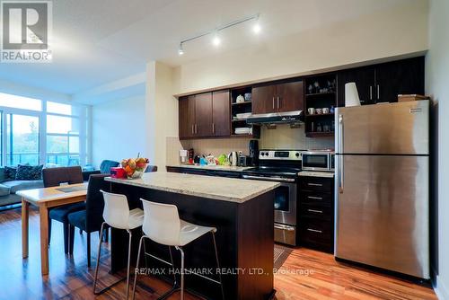 213 - 35 Brian Peck Crescent, Toronto, ON - Indoor Photo Showing Kitchen