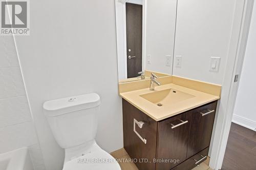 1922 - 135 Village Green Square, Toronto, ON - Indoor Photo Showing Bathroom