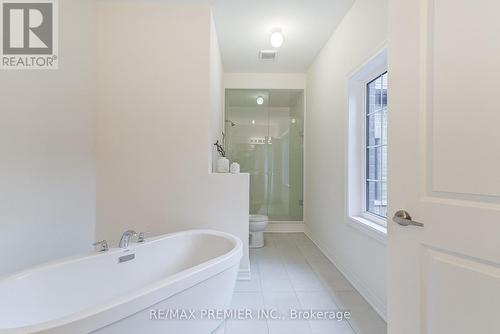 305 Coronation Road, Whitby, ON - Indoor Photo Showing Bathroom