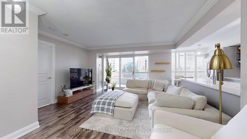 503 - 9015 Leslie Street, Richmond Hill, ON - Indoor Photo Showing Living Room