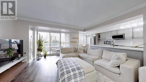 503 - 9015 Leslie Street, Richmond Hill, ON - Indoor Photo Showing Living Room