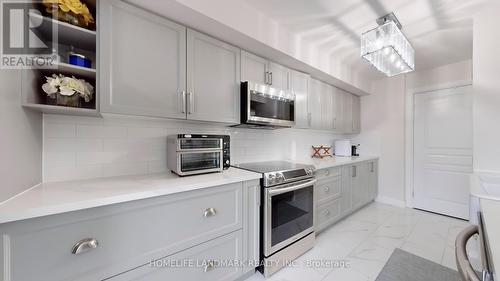 503 - 9015 Leslie Street, Richmond Hill, ON - Indoor Photo Showing Kitchen With Stainless Steel Kitchen With Upgraded Kitchen