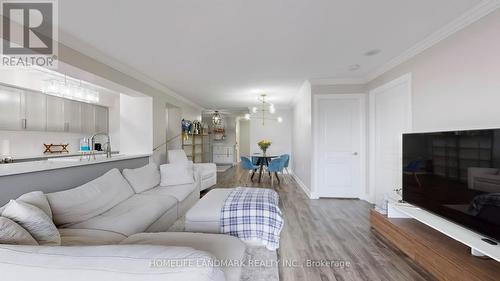 503 - 9015 Leslie Street, Richmond Hill, ON - Indoor Photo Showing Living Room