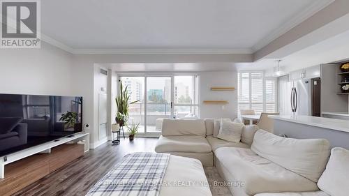 503 - 9015 Leslie Street, Richmond Hill, ON - Indoor Photo Showing Living Room