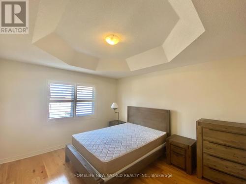 5480 Bellaggio Crescent, Mississauga, ON - Indoor Photo Showing Bedroom