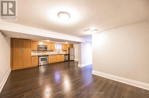 70 Keegan Crescent, Toronto, ON - Indoor Photo Showing Kitchen