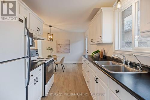 40 Highland Drive, Orangeville, ON - Indoor Photo Showing Kitchen With Double Sink