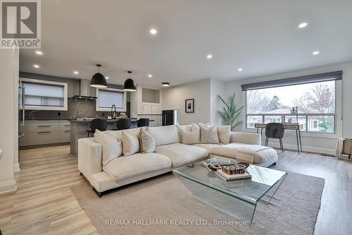 183 Willowridge Road, Toronto, ON - Indoor Photo Showing Living Room